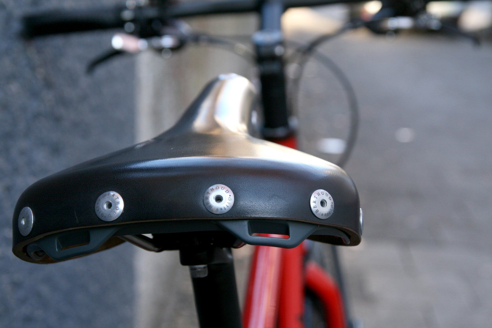 Sattel Gilles Berthoud Mente schwarz