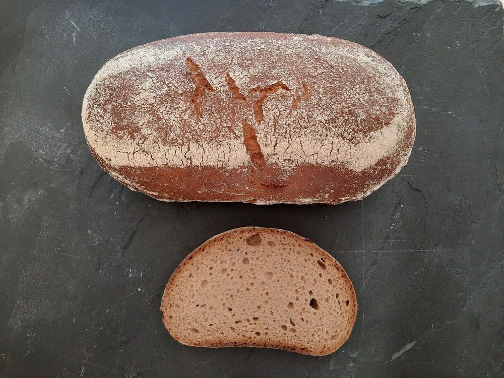 Reines Roggenbrot ohne Hefe Reines Roggenbrot ohne Hefe