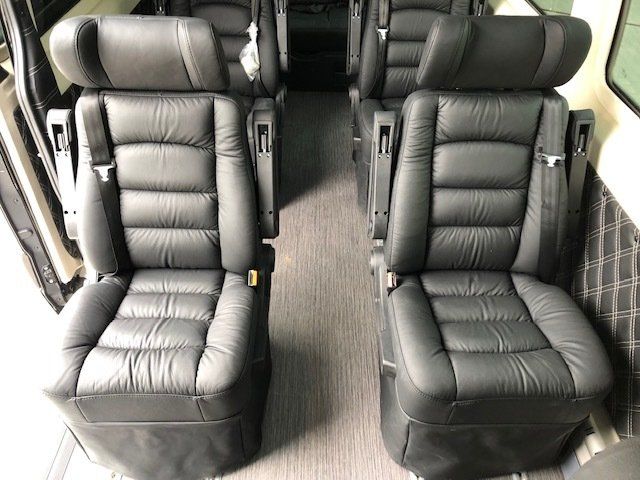 Bequeme Schlafsessel im Mercedes Benz Sprinter 319.
