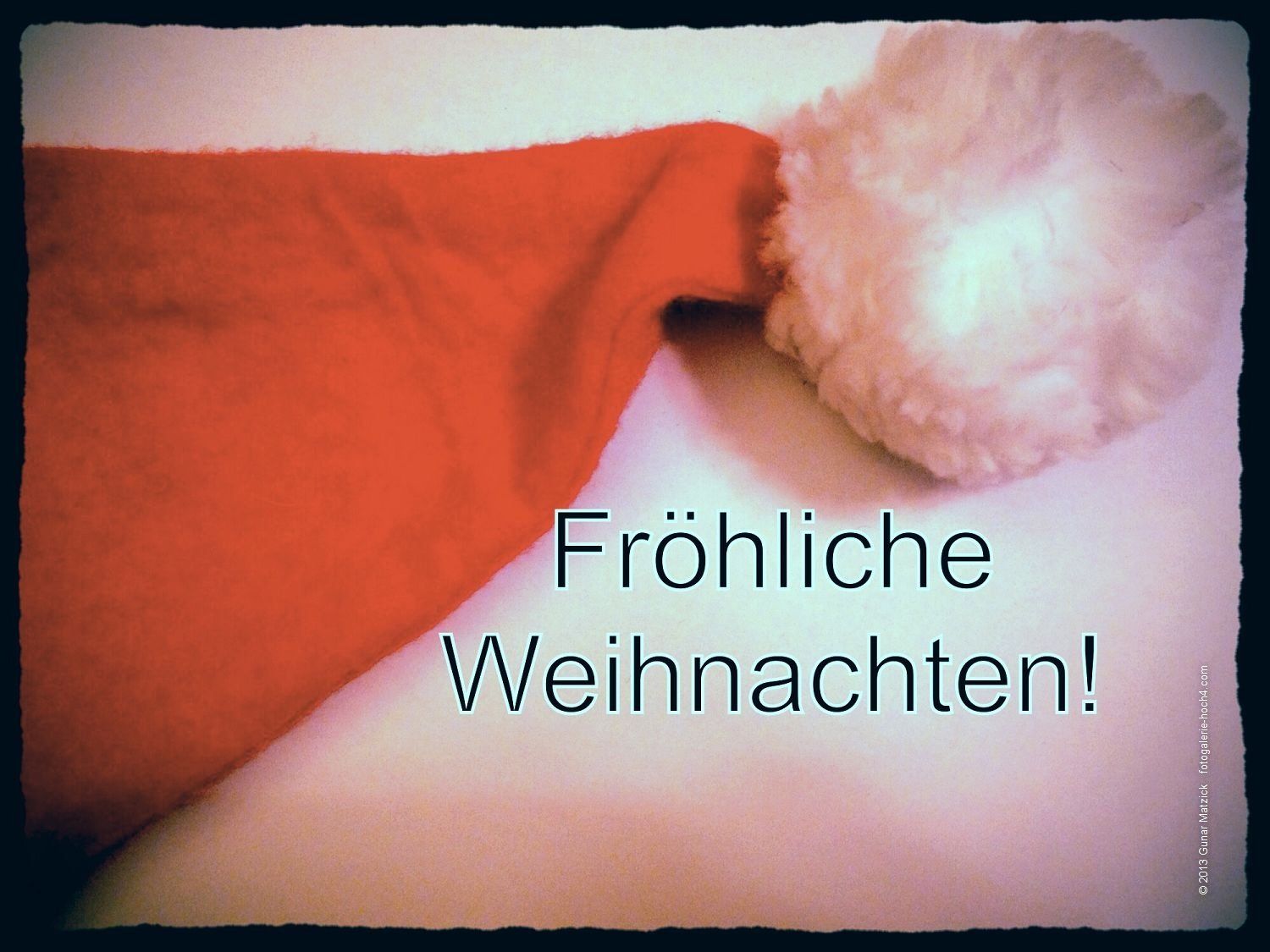 Großes kündigt sich an. Er macht sich auf den Weg, durch die kalte Nacht, der Weihnachtsmann. Nicht nur Kinderaugen werden strahlen.