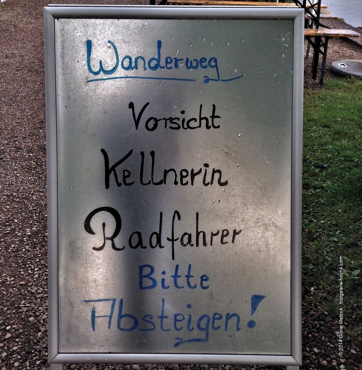 Was sagt denn die Berufsgenossenschaft dazu? Gefährlicher Arbeitsplatz. Da bekommt das Thema Gefahrenzulage eine ganz neue Bedeutung – für wen auch immer. Arnis, Schleswig Holstein, Deutschland