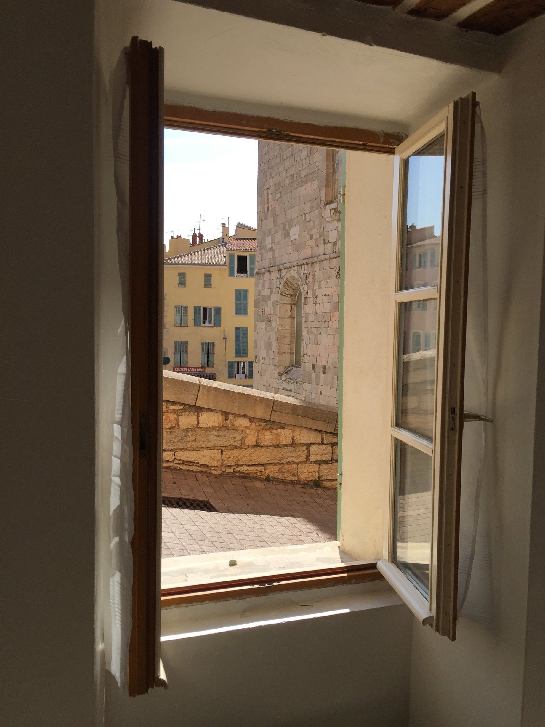 Studios à louer à Hyères