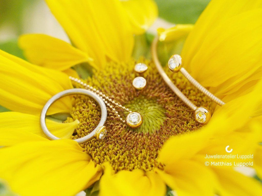 Brillanthänger 750/-Gelbgold Ring. Ohrstecker und Armreif