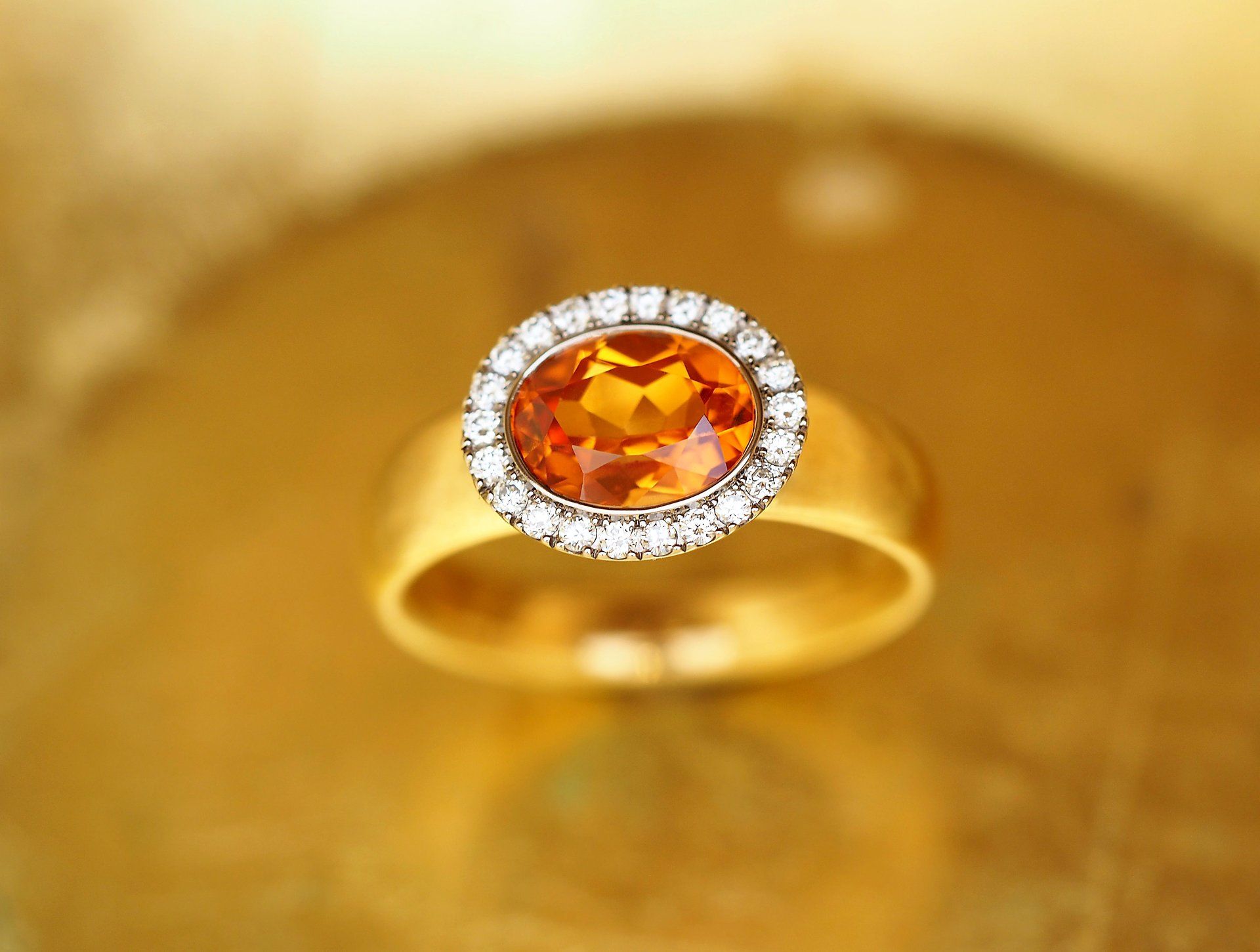 Feueropalring 750/-Gelbgold mit Brillanten