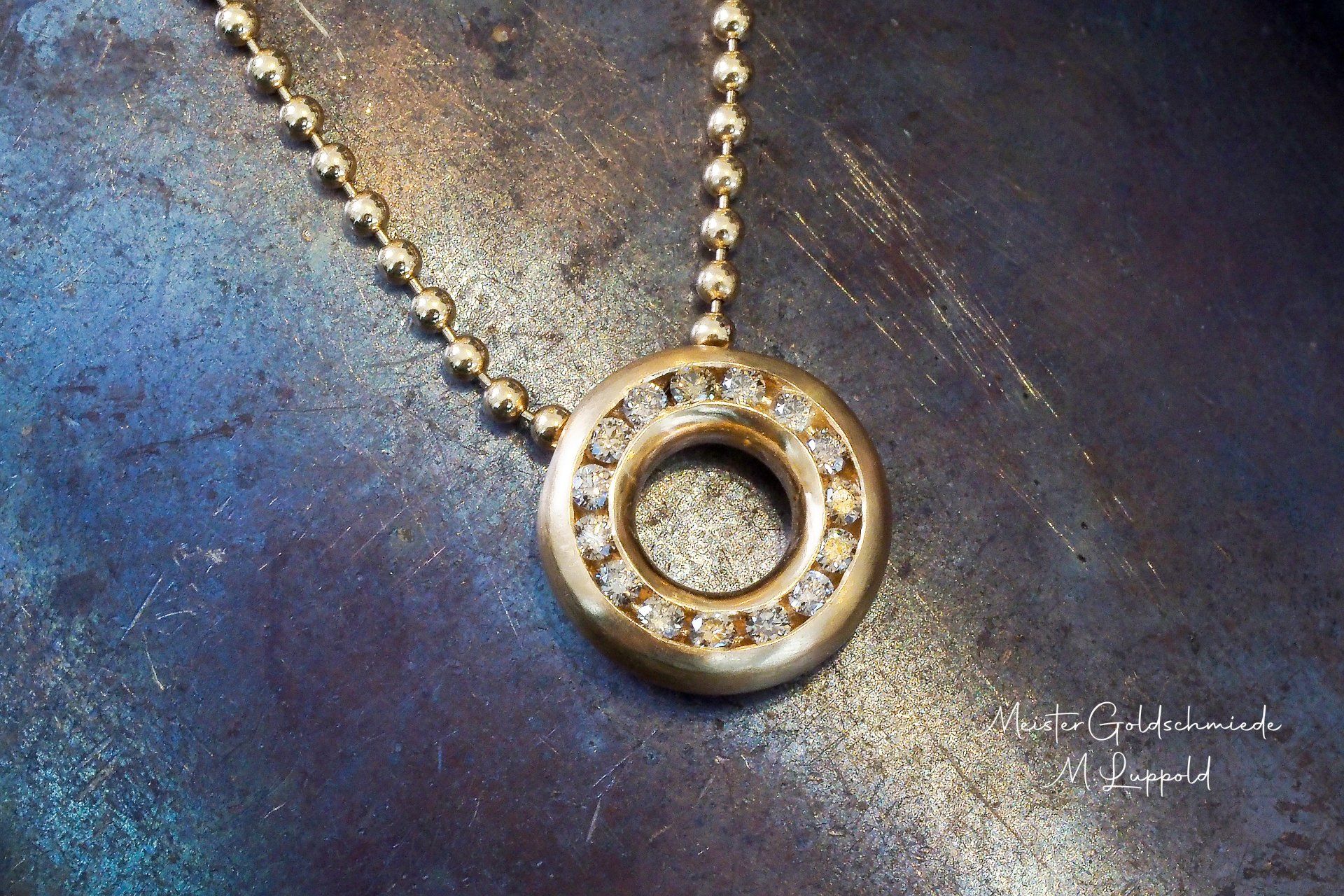 Donut-Anhänger 750/-Rotgold 16 Brillanten 0,23ct