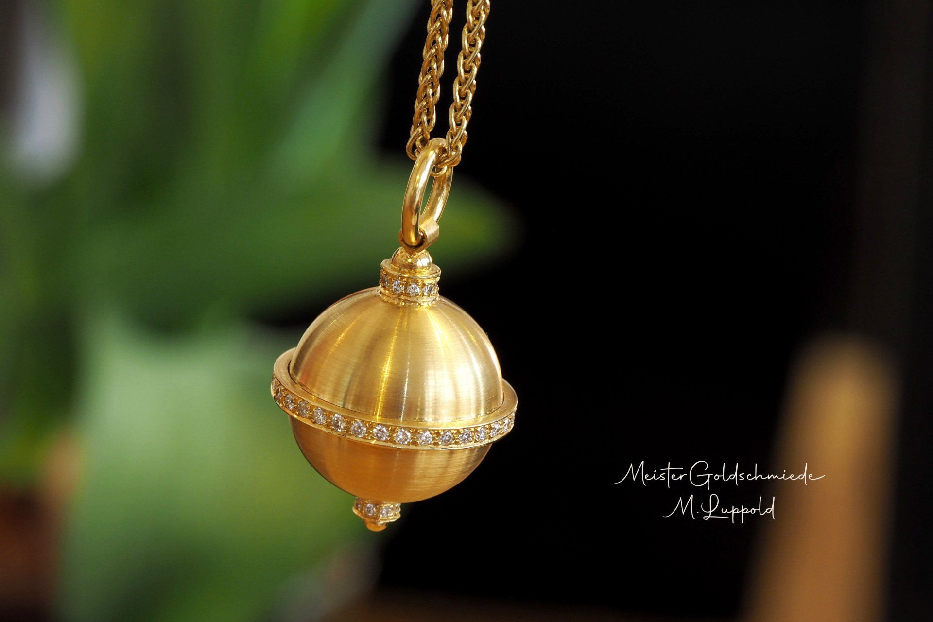 Klangkugel 750/-Gelbgold mit 54 Brillanten 0,50ct