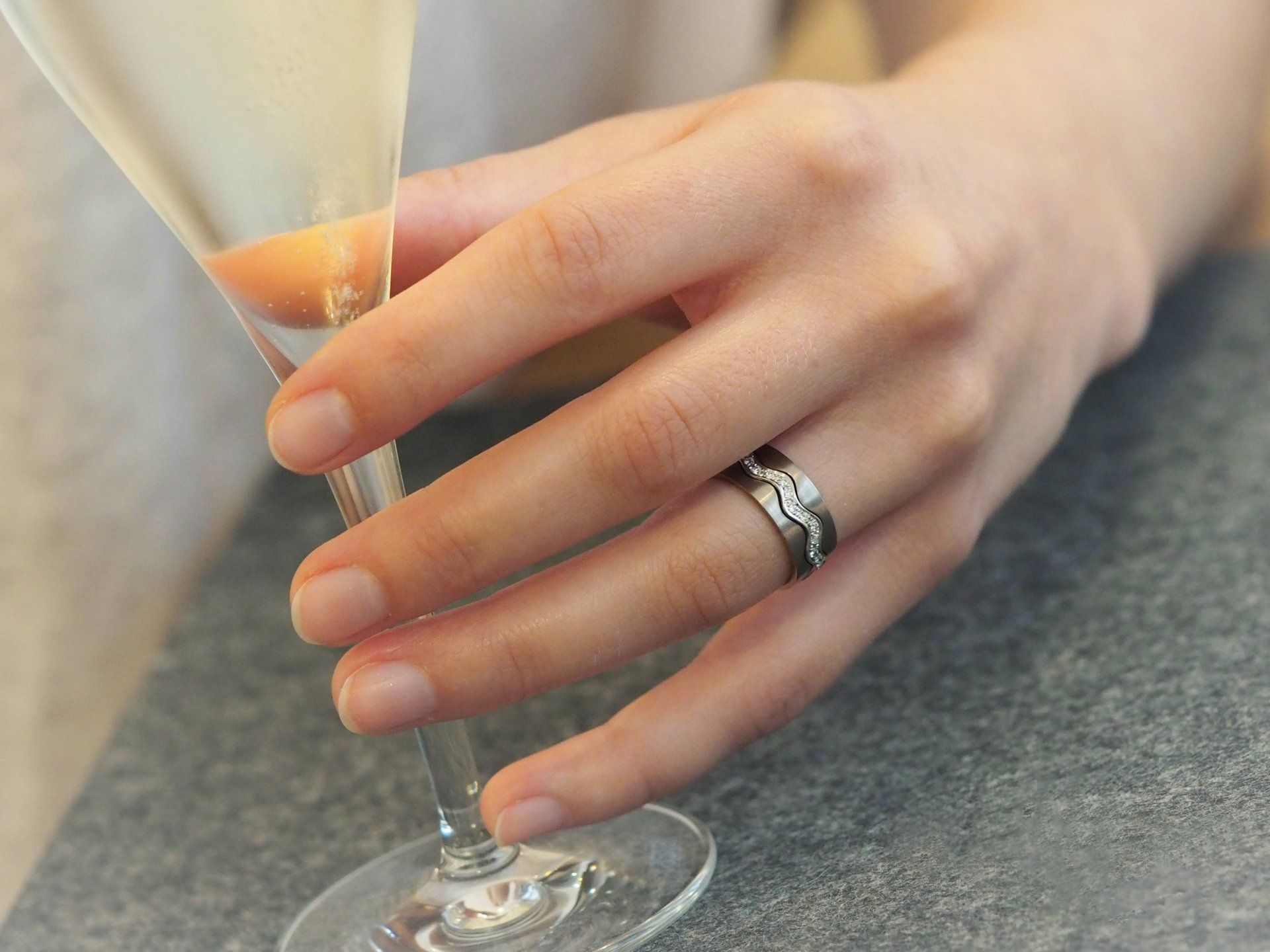 Zwei 750/-Weißgold Halbwellen Ringe und ein 750/-Weißgold Wellen Ring mit Brillanten