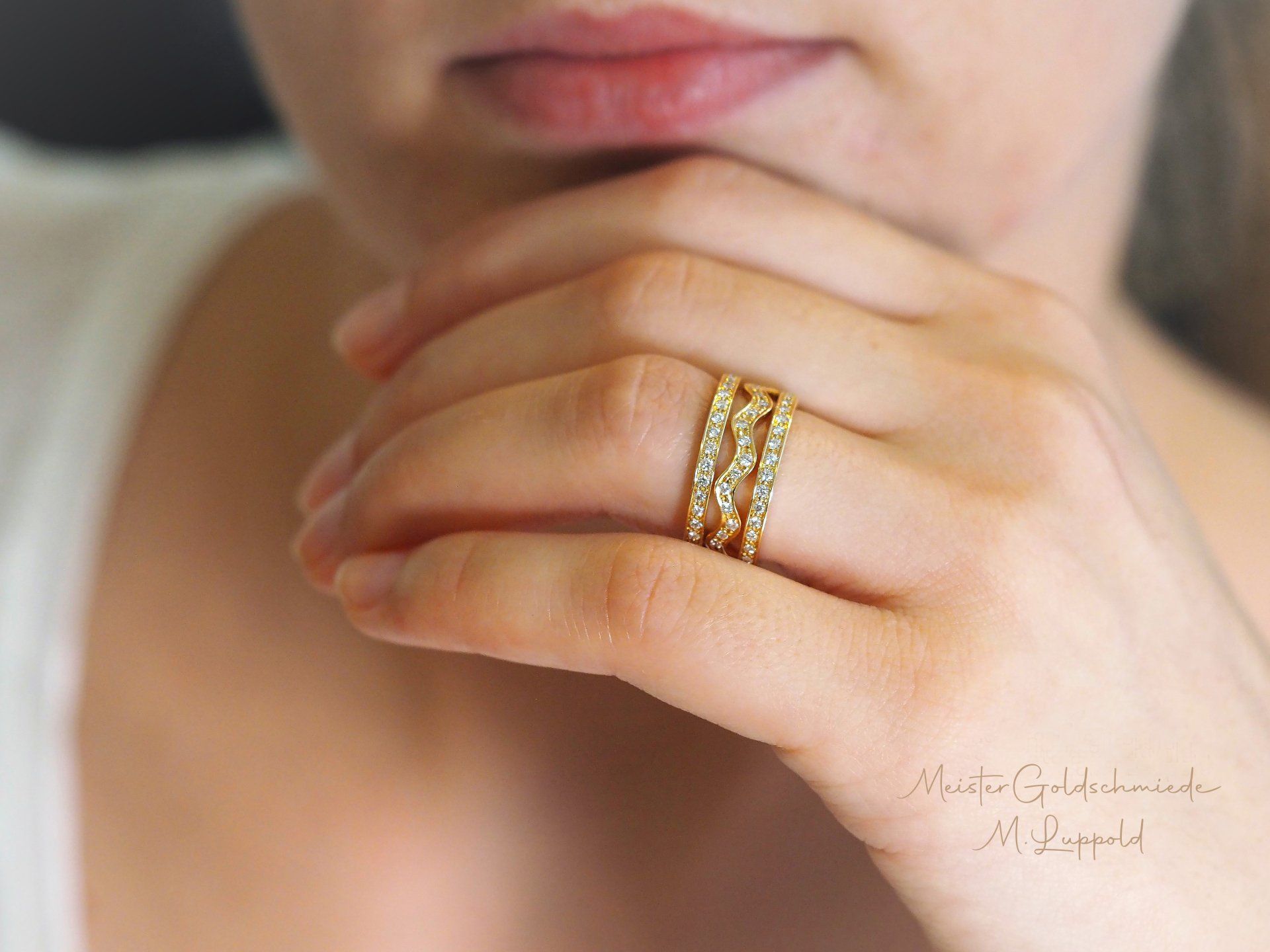 Move it Ringsystem Matthias Luppold  Welle 750/-Gelbgold Memoireringe 750/-Gold mit Brillanten