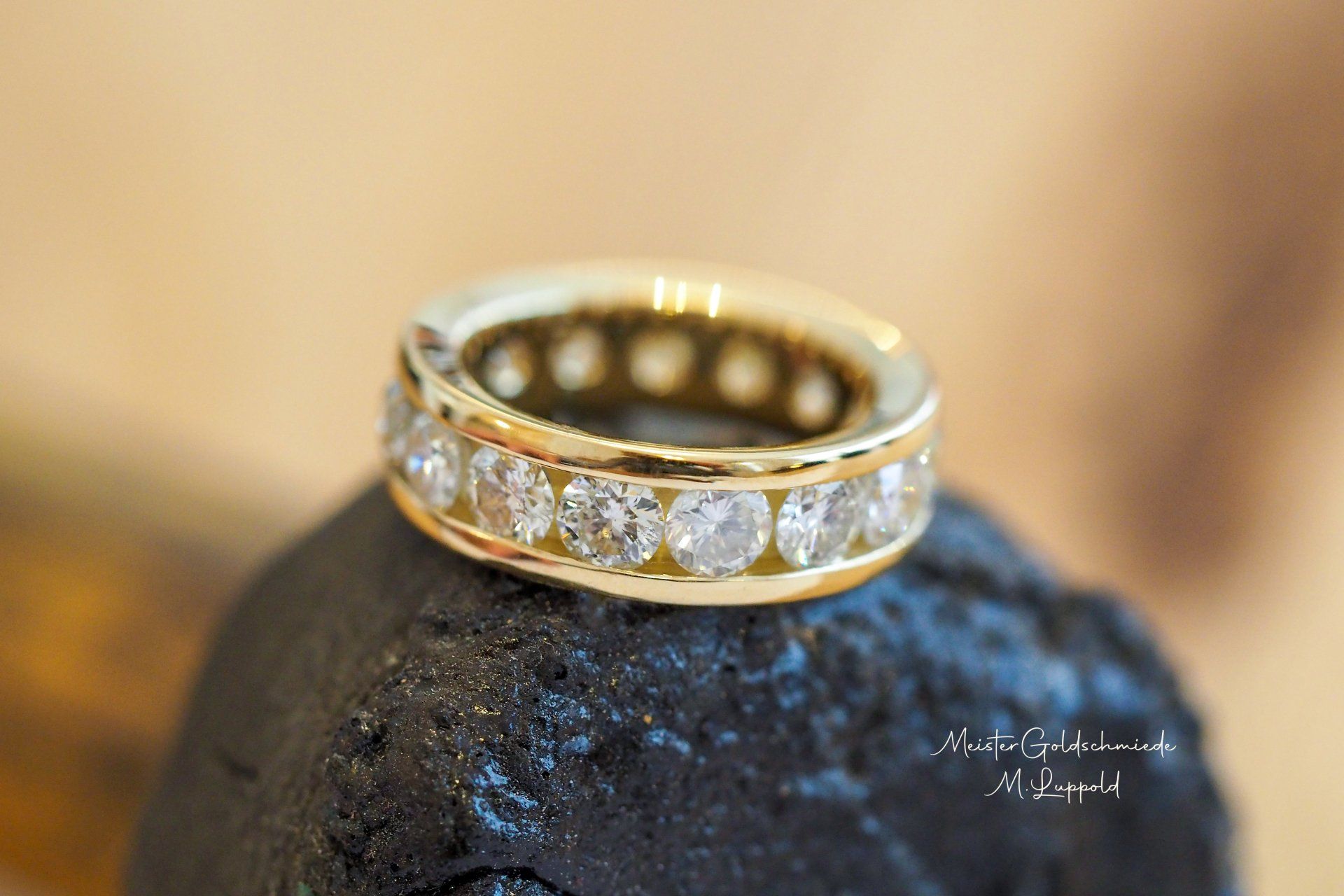 Memoirering 750/-Gelbgold mit gebrachten Brillanten