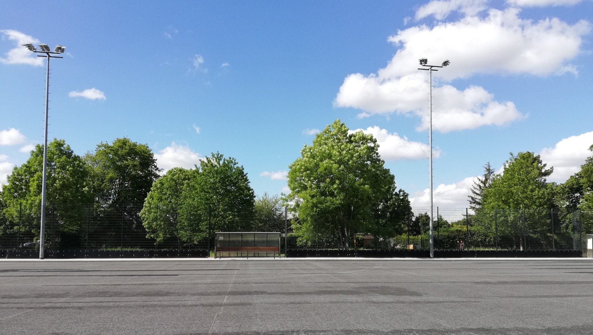 :: 2020.05 :: SpA Diepenstraße, Ballfang, Flutlicht und ET-Schicht fertig :: 2020.05 :: SpA Diepenstraße, Ballfang, Flutlicht und ET-Schicht fertig