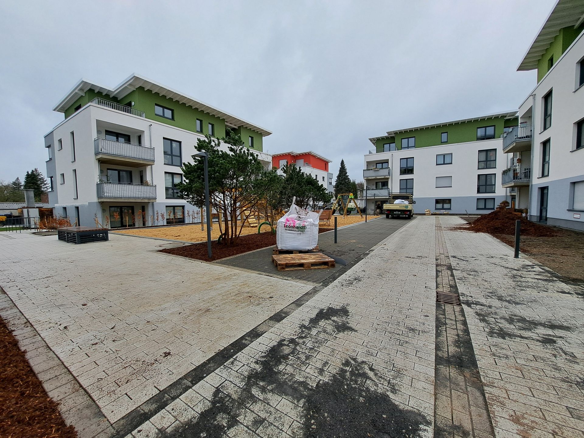 :: 2024.12 :: Wohnanlage Industrieweg, Grün-Karree in Bensberg :: 2024.12 :: Wohnanlage Industrieweg, Grün-Karree in Bensberg