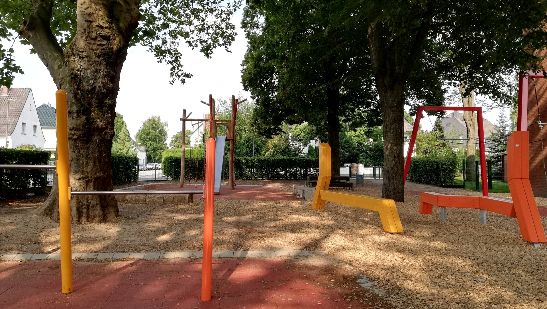 :: 2021.07 :: Grundschulen Fahlerweg mit neuem Spielbereich :: 2021.07 :: Grundschulen Fahlerweg mit neuem Spielbereich