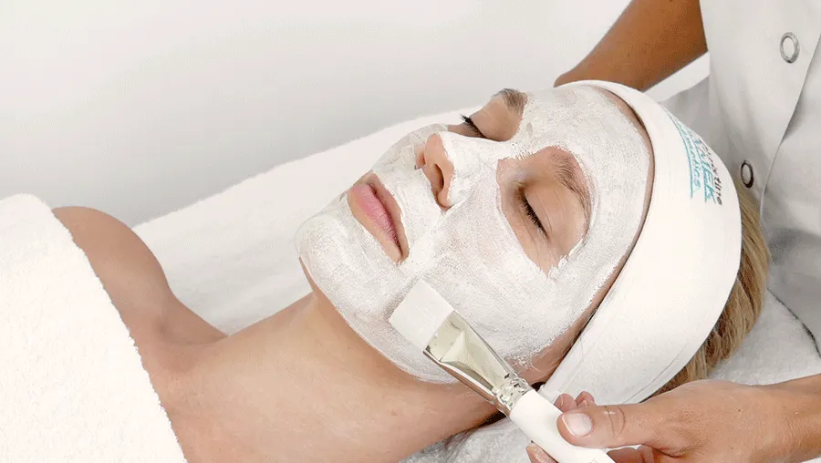 gesichtsbehandlung#gesichtspflege#maske#peeling#entspannung#falte#fältchen