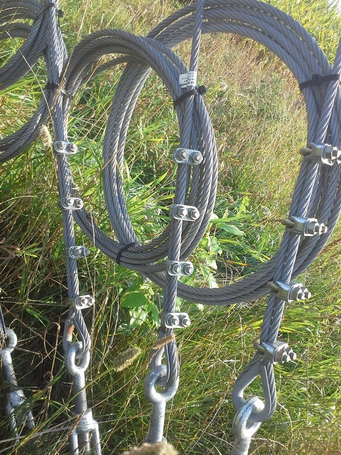 Testing the rope clamps and ground anchors on the wind measuring mast