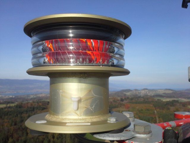 Installation von Flugbefeuerung und Beleuchtung für Windmessmasten