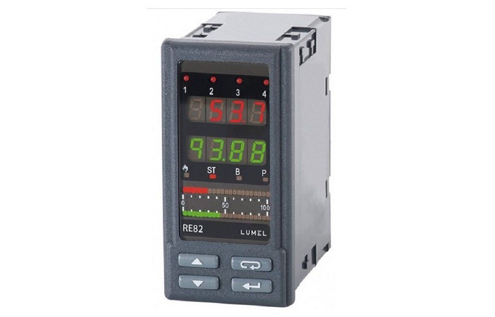 Controlador de temperatura IS-RE82 con pantalla LED y botones frontales.
