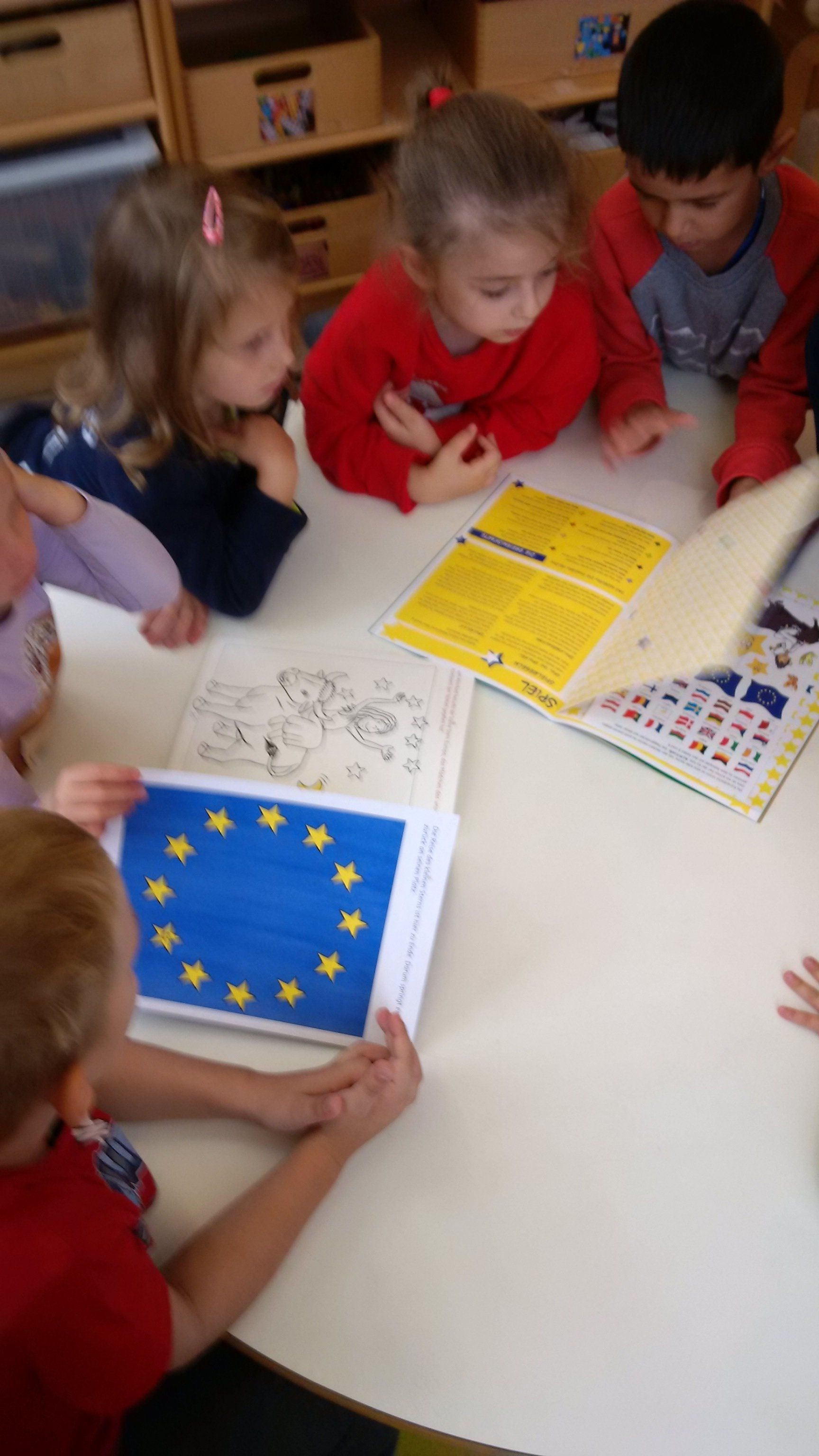 Europäischer Tag der Sprachen. Europa im Kindergsarten Ptrojekt tatjana Christelbauer. Europäische Kulturdiplomatie
