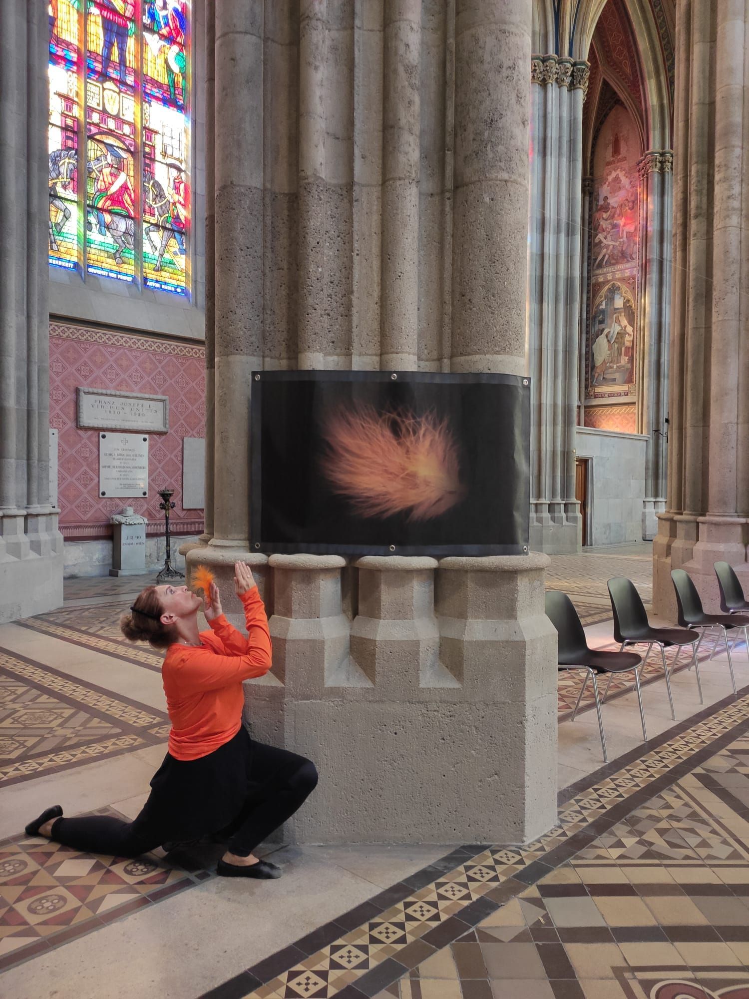 Orange Feather dance meditation, Vienna Votivchurch