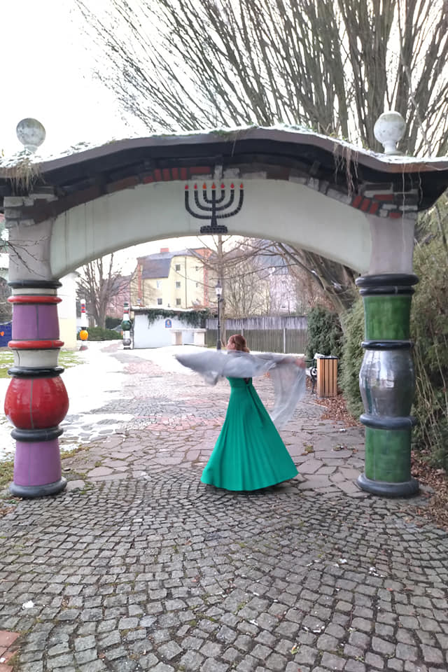 Bärnbach, Kirche Hl.Barbara, Hundertwasser; Interfaith; sakraler Tanz, Tatjana Christelbauer