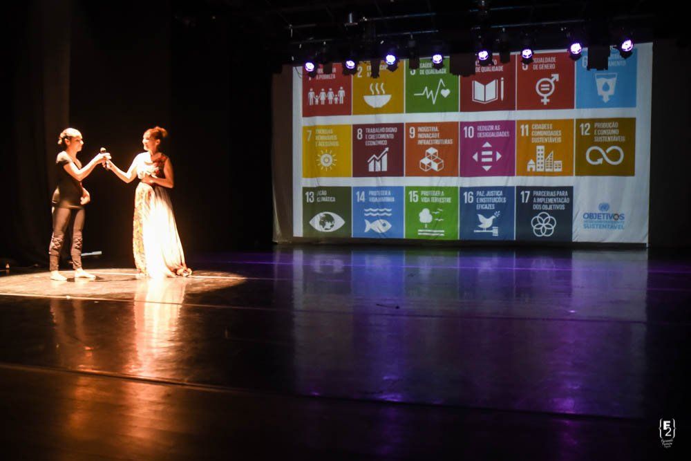 Cultural Diplomacy 2030, Tree planting action, Tatjana Christelbauer, ArtImpoact2030, Arvoore da Vida, Rio de Janeiro 2019, I Modern dance congress