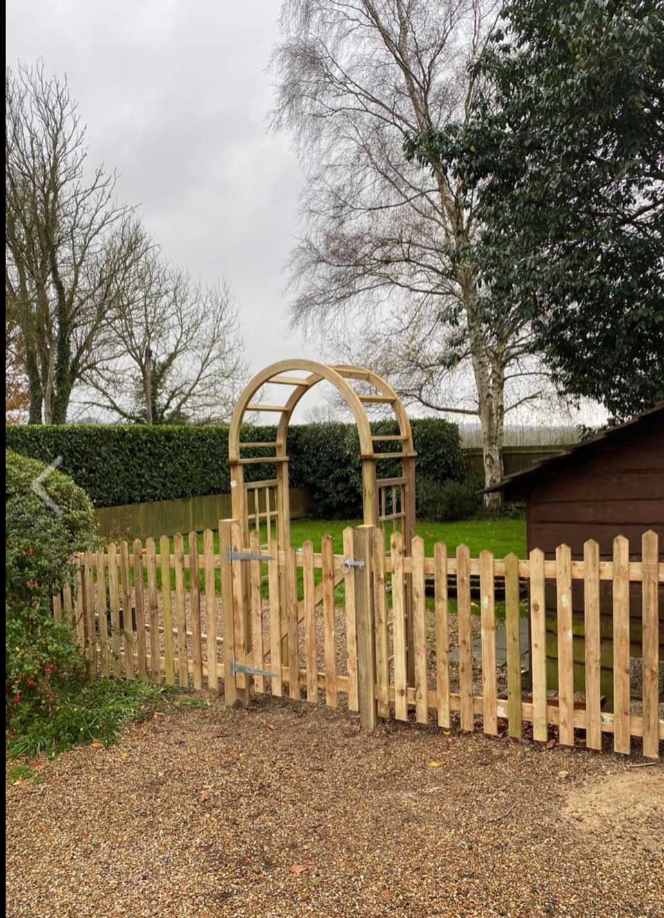 fence with arc