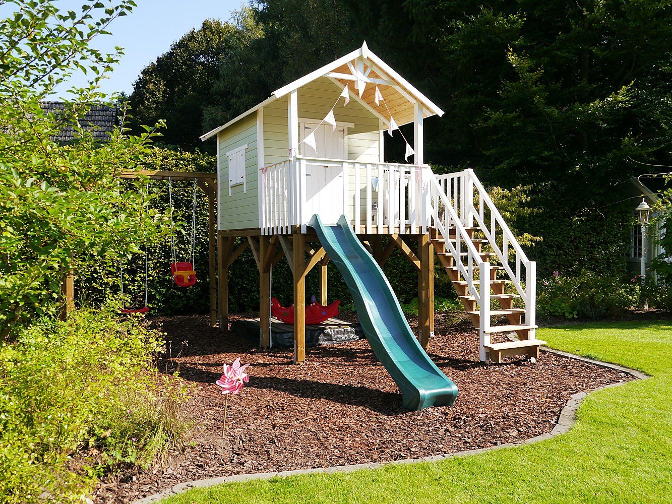 Spielhaus für Kinder mit Rutsche und Anbautreppe, statt Leiter - Stelzenhaus und Podest aus qualitativ hochwertigem Holz