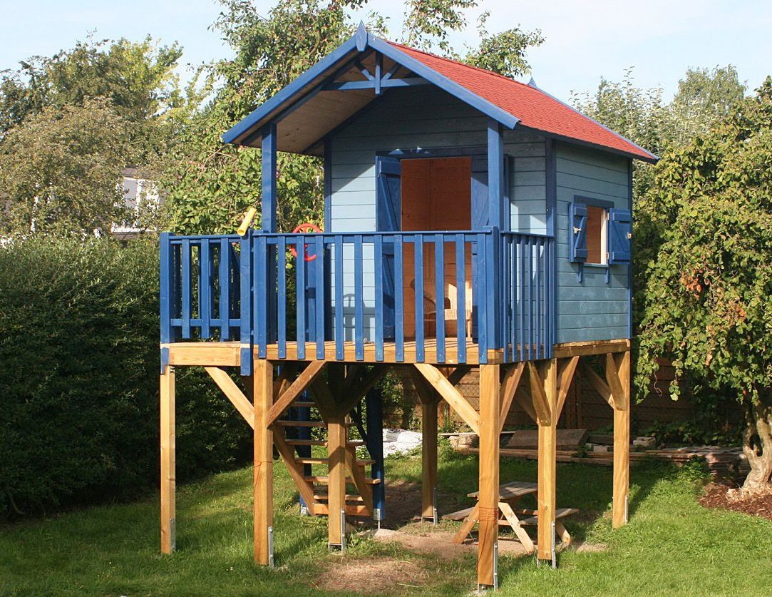 Blaues Holzhaus auf Stelzen, KDI-Holz, Dach aus roten Dachschindeln - hangefertigt aus Hessen - 35325 Mücke - Deutschland