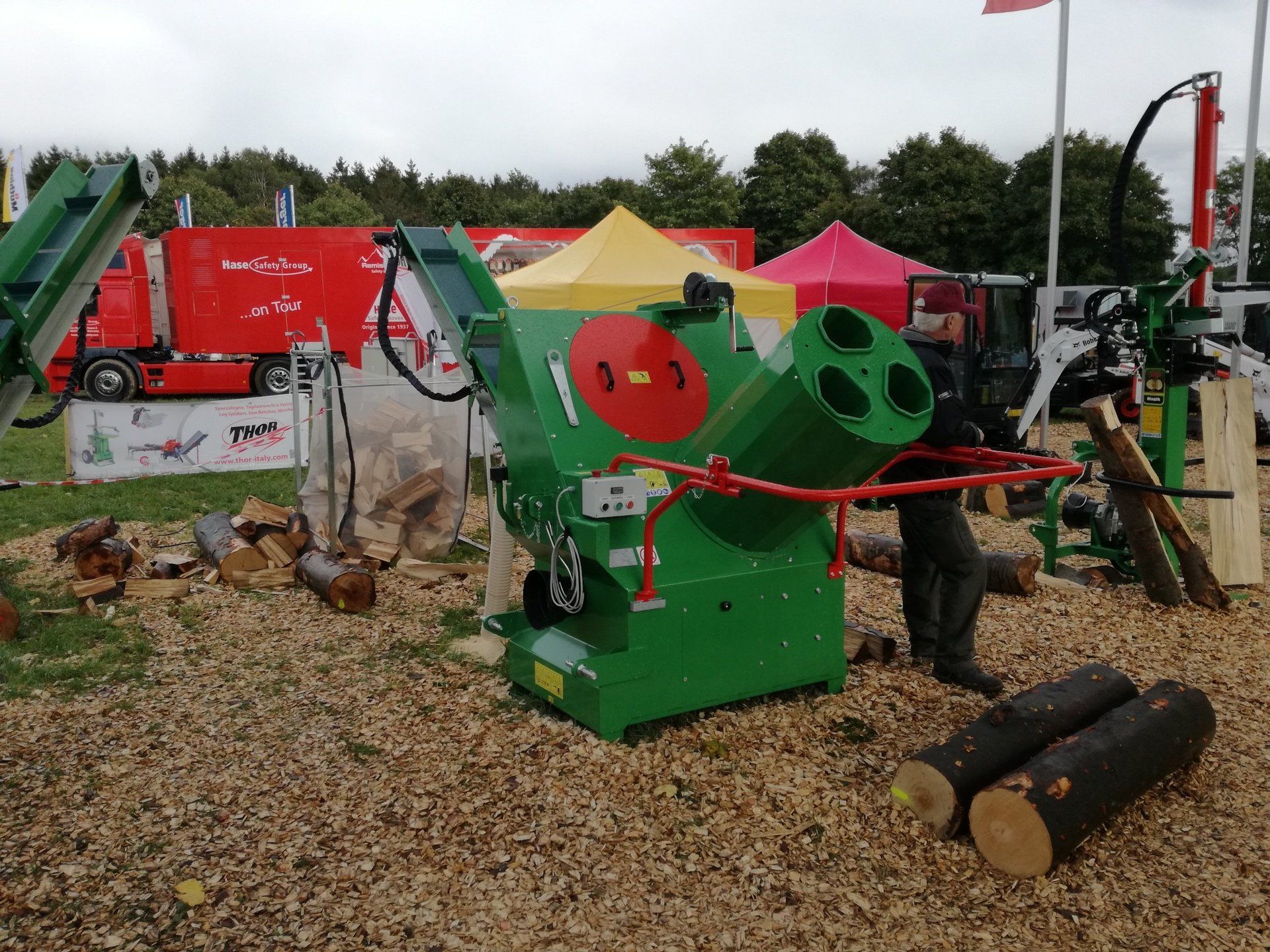 Ausstellung bei den DLG-Waldtage Brielon, THOR