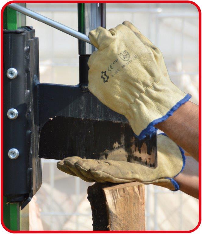 Holzspalter Magik 13 – 20 t, Elektroantrieb, Zapfwellenantrieb, Benzinmotor kombiniert, Fixierung des Spaltgutes mit spezieller Handhebel-Bedienung, Sicherheitssystem Leader, Scheitlänge 124 cm, Spalthub 114 cm.