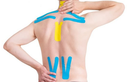 Kinesiotape von Rücken und Gelenken