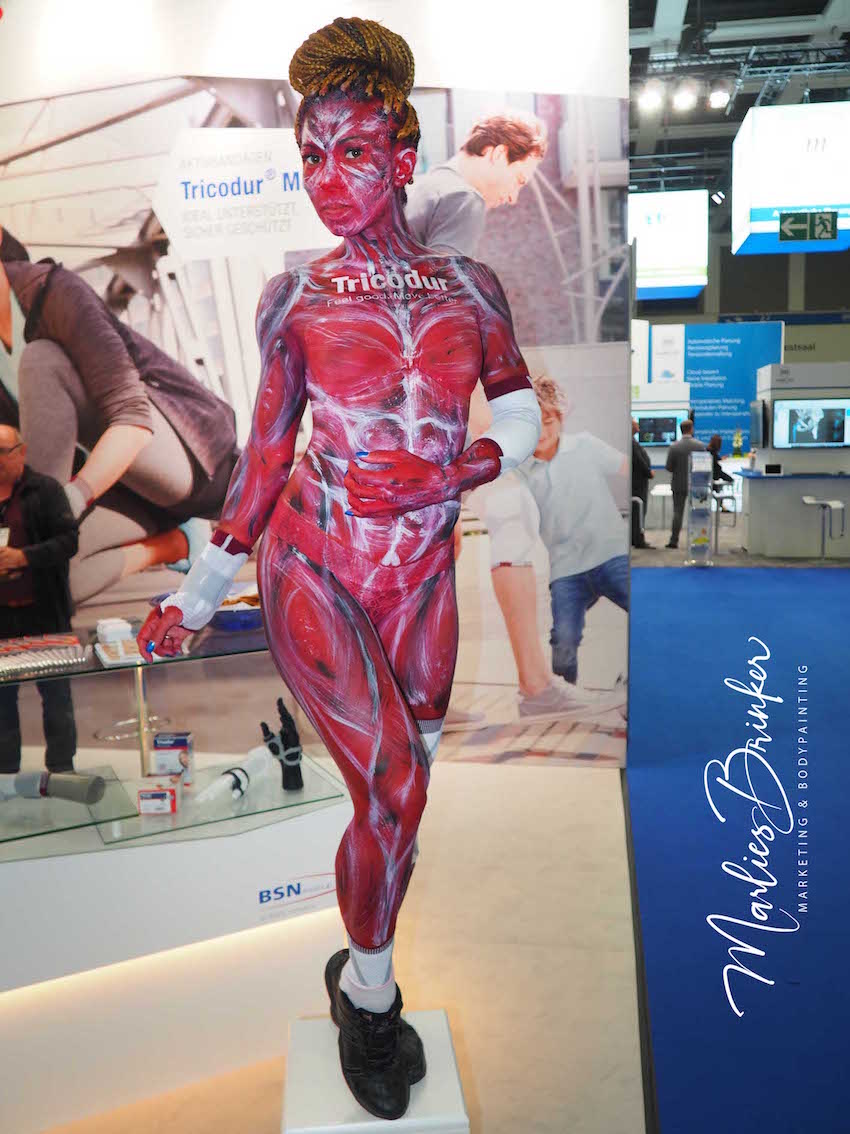 Samba, Show, buchen, Miss Latinadance, Samba Tänzerin, original Samba Kostüm, Auftritt, Sektempfang, Candy Girl, Martinha, Auszeichnungen, Hipp Hopp, Gogo Dance, Disco Animation, brasilianisch, Bodypainting, Marlies Brinker, color diving, Bodypainting Messen, Fotoshooting