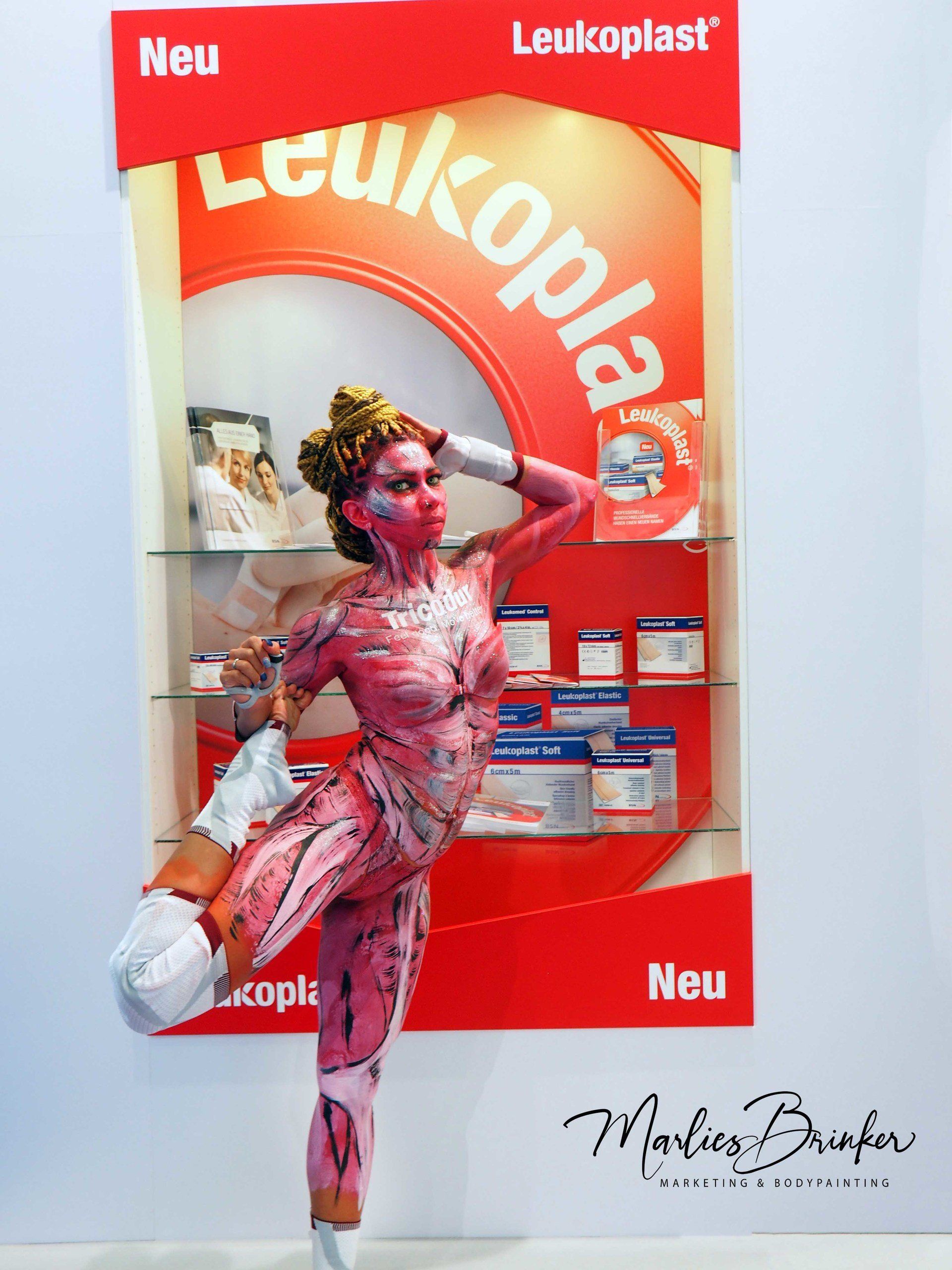 Samba, Show, buchen, Miss Latinadance, Samba Tänzerin, original Samba Kostüm, Auftritt, Sektempfang, Candy Girl, Martinha, Auszeichnungen, Hipp Hopp, Gogo Dance, Disco Animation, brasilianisch, Bodypainting, Marlies Brinker, color diving, Bodypainting Messen, Fotoshooting