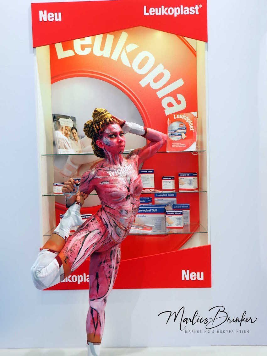 Samba, Show, buchen, Miss Latinadance, Samba Tänzerin, original Samba Kostüm, Auftritt, Sektempfang, Candy Girl, Martinha, Auszeichnungen, Hipp Hopp, Gogo Dance, Disco Animation, brasilianisch, Bodypainting, Marlies Brinker, color diving, Bodypainting Messen, Fotoshooting