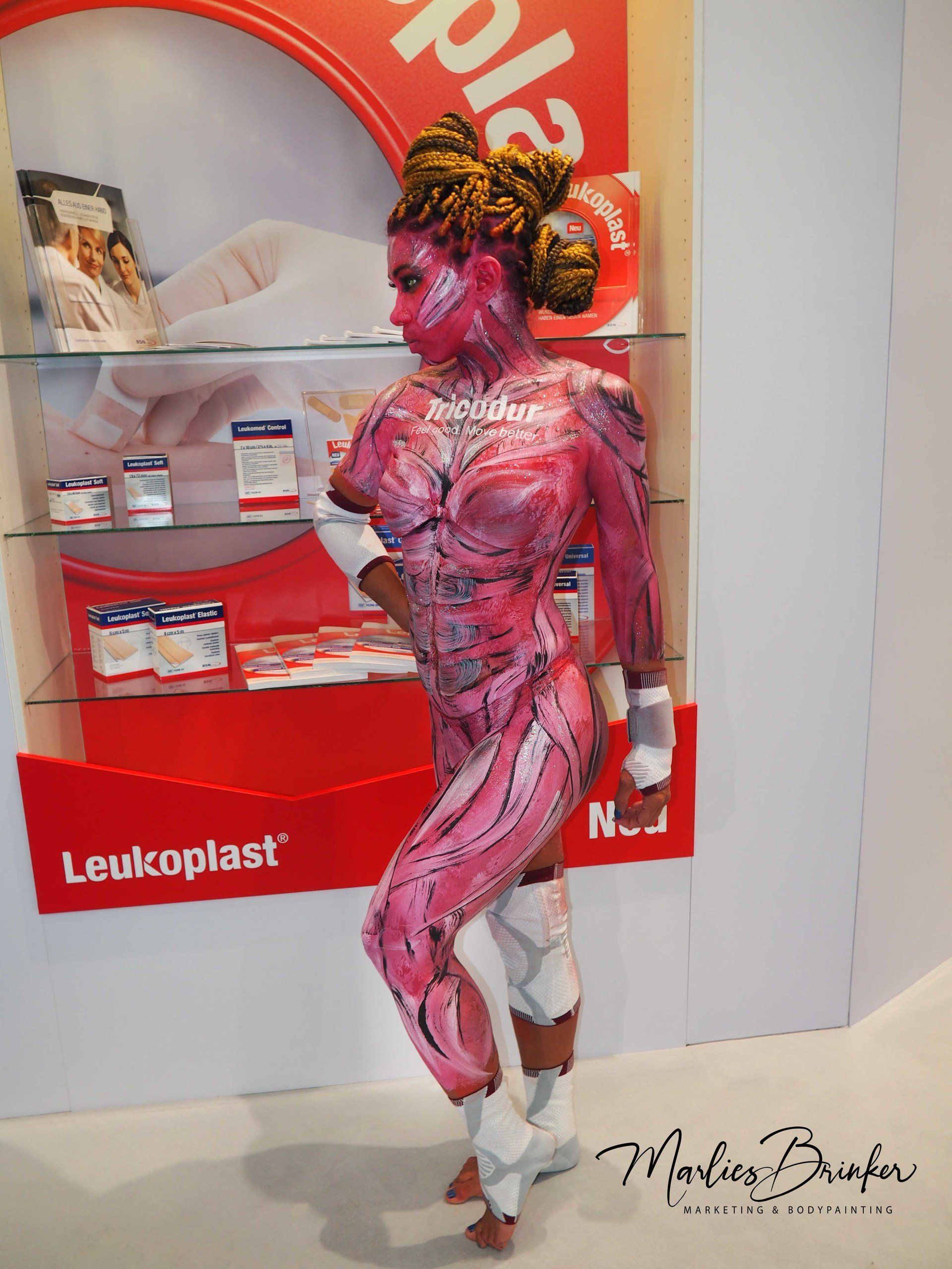 Samba, Show, buchen, Miss Latinadance, Samba Tänzerin, original Samba Kostüm, Auftritt, Sektempfang, Candy Girl, Martinha, Auszeichnungen, Hipp Hopp, Gogo Dance, Disco Animation, brasilianisch, Bodypainting, Marlies Brinker, color diving, Bodypainting Messen, Fotoshooting