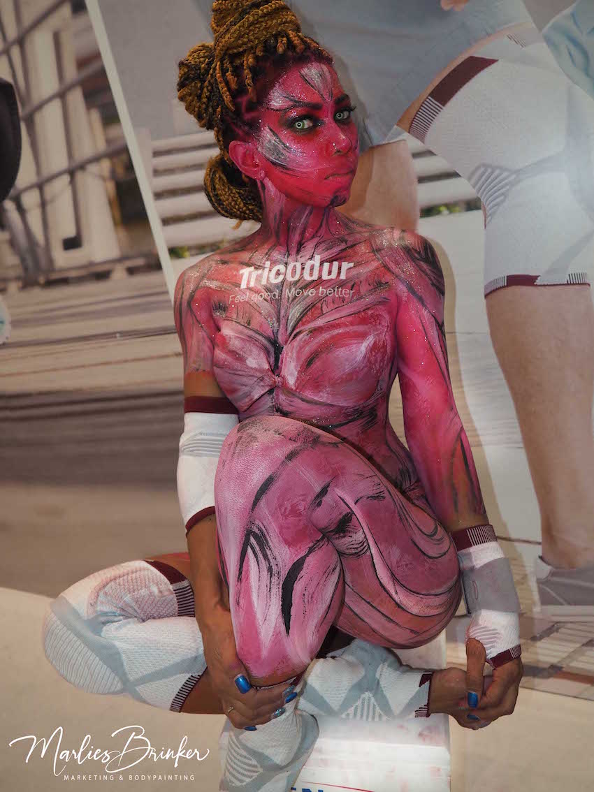 Samba, Show, buchen, Miss Latinadance, Samba Tänzerin, original Samba Kostüm, Auftritt, Sektempfang, Candy Girl, Martinha, Auszeichnungen, Hipp Hopp, Gogo Dance, Disco Animation, brasilianisch, Bodypainting, Marlies Brinker, color diving, Bodypainting Messen, Fotoshooting