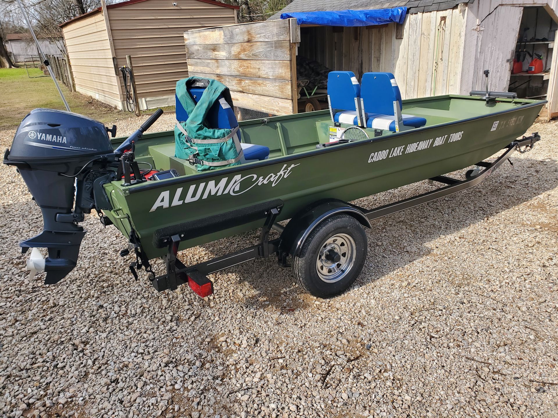 Alumacraft boat