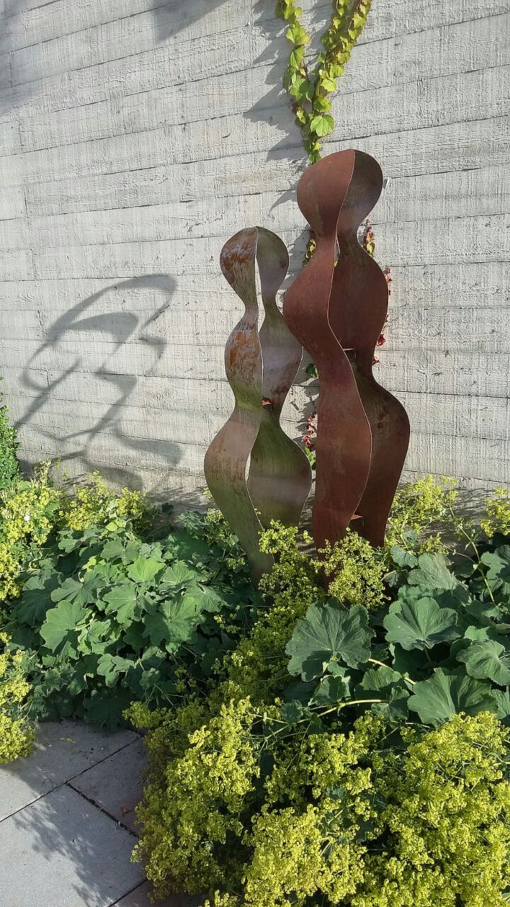 Metallskulpturen für den Garten, Auftragsarbeit nach Kundenwunsch, Atelier Lihla in Holzkirche bei München