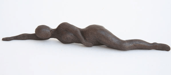 Weibliche kleine Skulptur aus Zement, Betonfigur, ästhetische Form, Holzkirchen bei München, Atelier Lihla