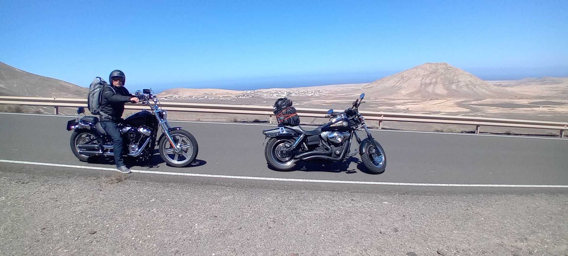 unsere Harleys auf Inselhopping Tour