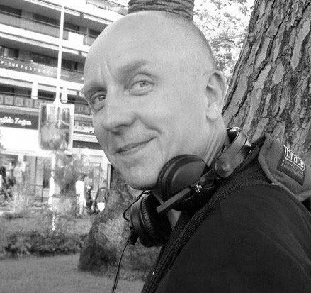 Francois Xavier Ruette - Ingénieur du son tous terrains. Maitrise également le design sonore et le mixage en studio.