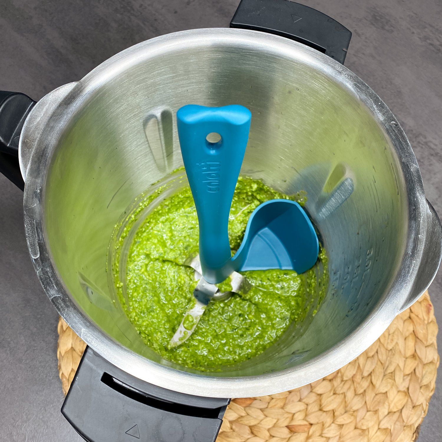 Einsetzten Calotti Drehkellenspatel