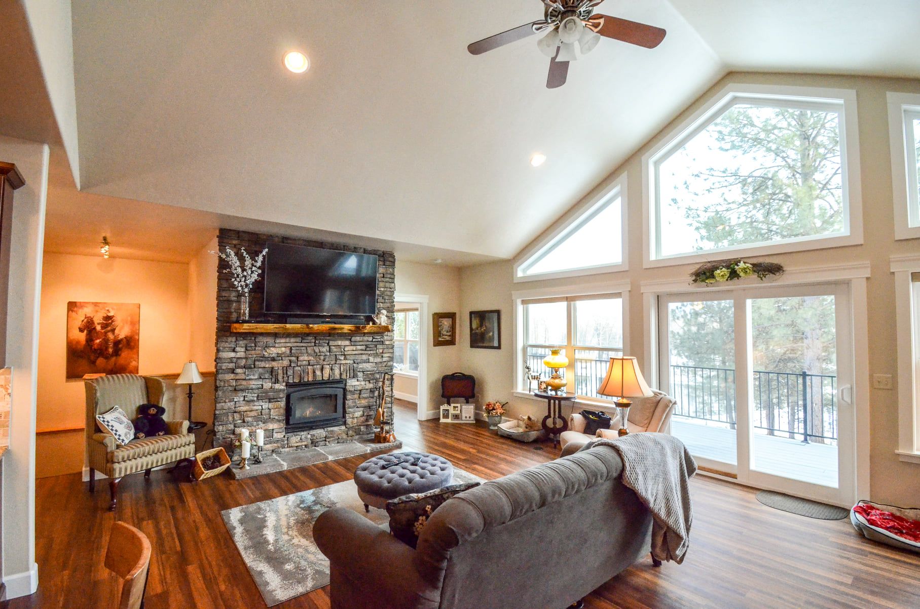 Vaulted Ceiling, Meridian Construction Company, Masonry, Fireplace, LVP, Montana