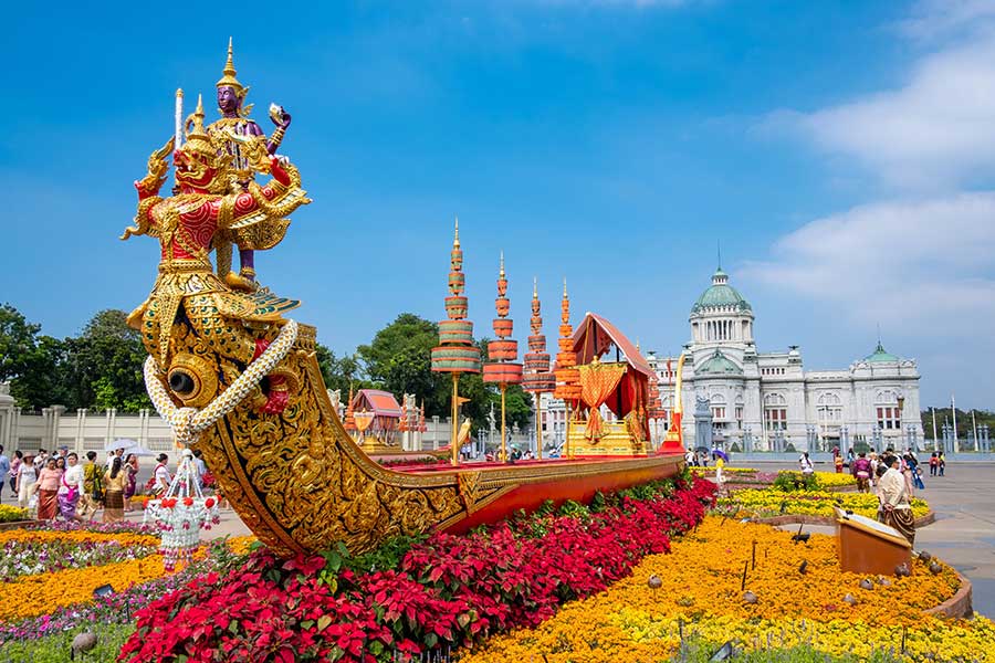 Most tourists who purchase Thailand packages just pass through here on their way around Thailand. However, there is a lot to see and do in Bangkok. It's worth at least a couple days. Because when you look beyond the mayhem and peel back Bangkok's layers, you'll discover a city brimming with things to do, see, explore, eat, and drink. Our Thailand packages will take you to Bangkok, which is known for its chaotic streets, inexpensive and wonderful street cuisine, crazy nightlife, and never-ending traffic. However, it is a city that most visitors either adore or despise.