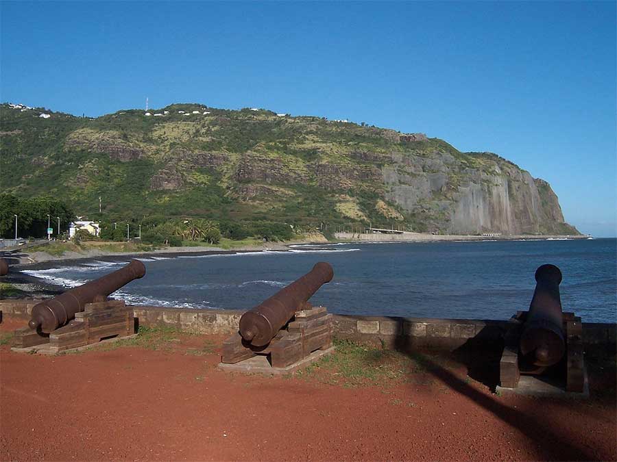 Historic cannons overlooking the coast at Barachois, Saint-Denis Historic cannons overlooking the coast at Barachois, Saint-Denis