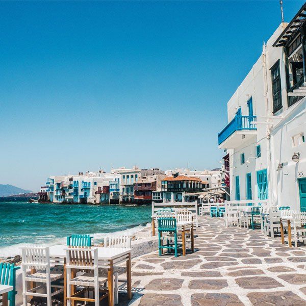 This peninsula is accessible if you are motivated for a little adventure during your Bali holiday package. Remember to wear shoes and not flip-flops because it is a bit perilous.