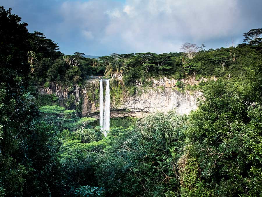 Chalets Chamarel, located above the lush woods surrounding Chamarel, greets you with amazing panoramic views of the beautiful surroundings and the Indian Ocean. Look through our selection of cheap friends packages. The Chamarel Waterfall, at roughly 100m high, is perhaps Mauritius' biggest single-drop waterfall. It is a spectacular piece of nature standing that you will find while enjoying your friends holiday package.