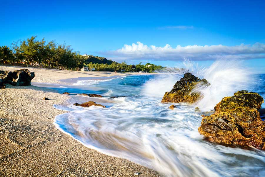 When is the best time to visit Reunion Island for a wonderful vacation?