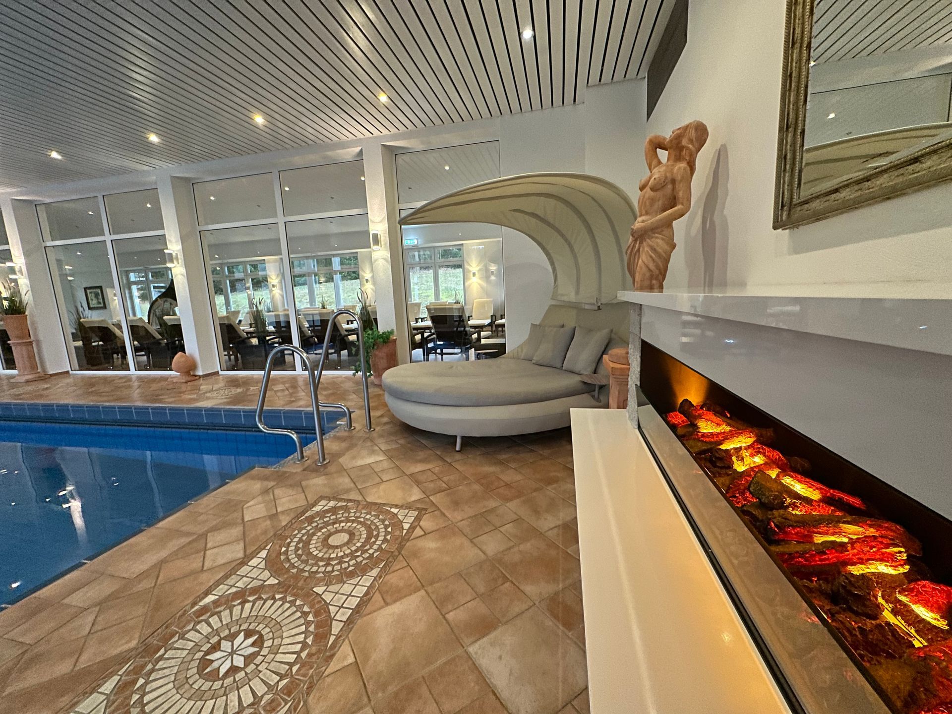 Hallenbad im Wellnessbereich Ringhotel Siegfriedbrunnen