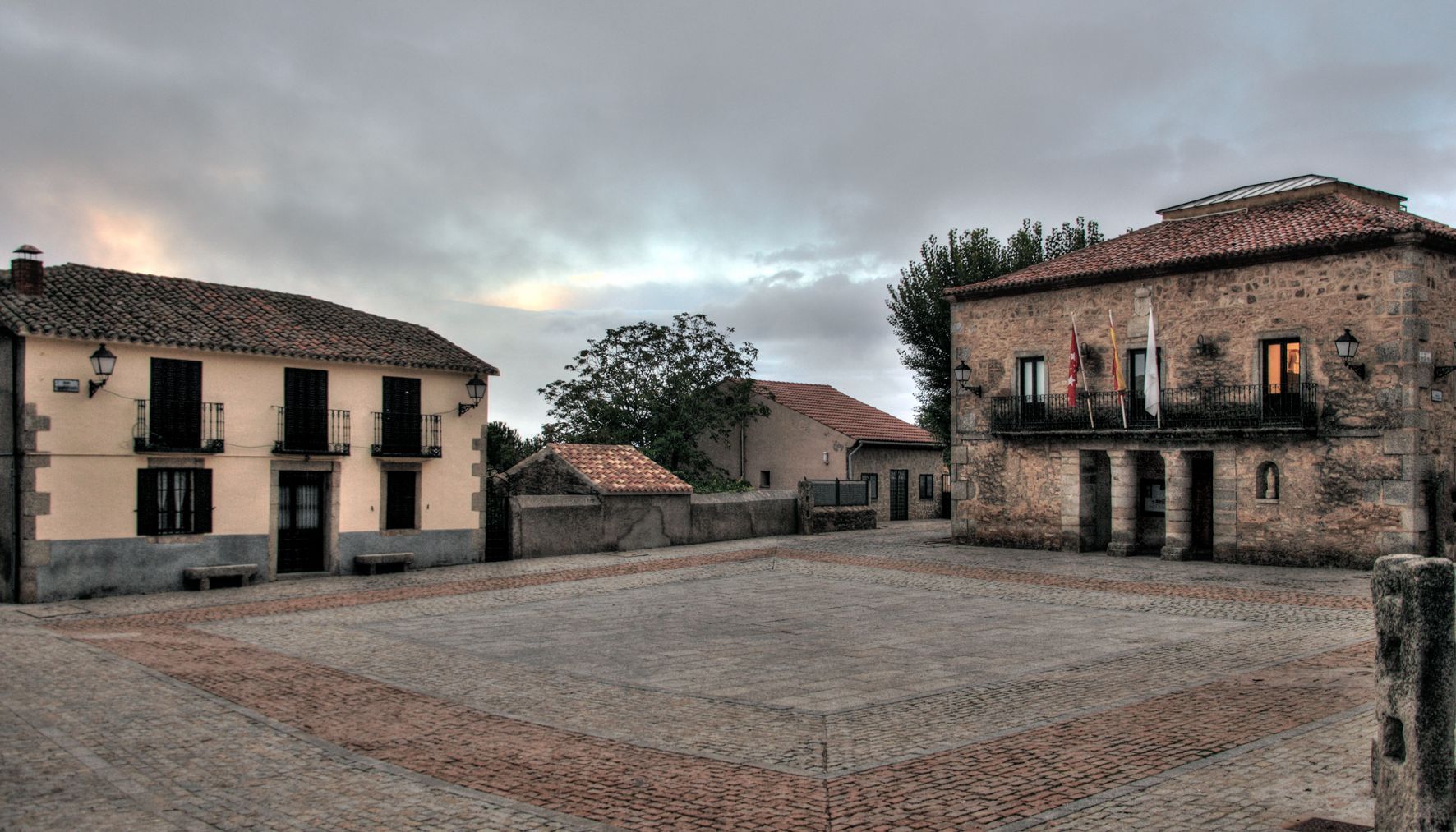 Plaza de la Constitución. Santa María de la alameda, pueblo