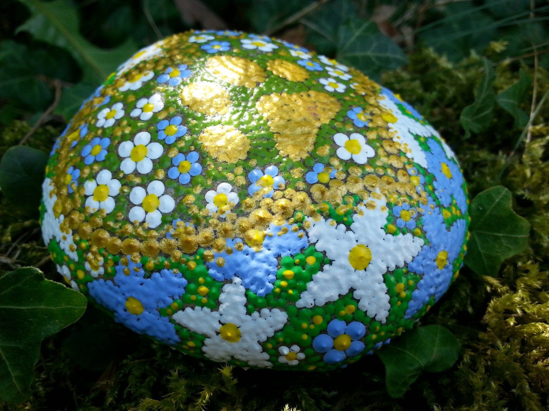 handbemalter dot-painting Gedenkstein